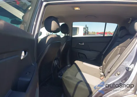 2016 Kia Sportage Lx z USA, uszkodzony, nr VIN KNDPB3ACXG7826326